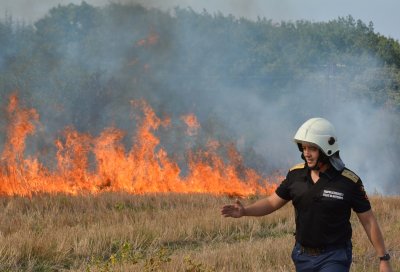 Заради пожар в село Дъбовец и опасност от разрастване му