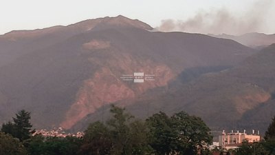 Пожар гори в Рила в района под Черни връх