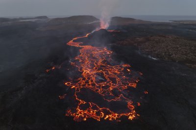 Вулкан изригна в Исландия