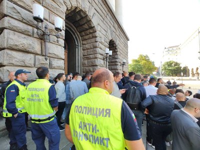 ЦИК се събира на извънредно заседание в 10.30 ч.