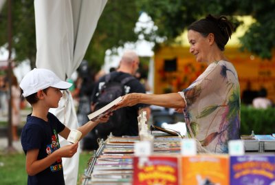 В София днес се откри Алея на книгата Форумът който