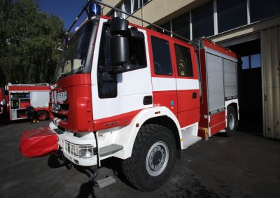 Двама души пострадаха при пожар в Бусманци