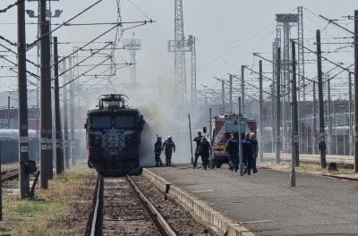 Локомотив се запали на гарата в Бургас, влакът за София закъсня със 130 минути