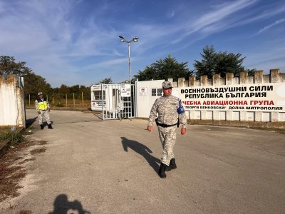 Военнослужещи и колеги отдадоха днес последна почит към подполковник Петко