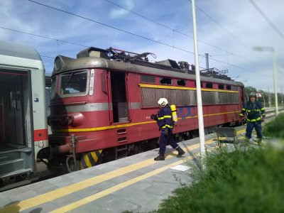 Пожар на локомотив спря влака София Варна до Чирпан