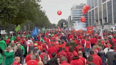 Хиляди на протест в Брюксел за бъдещето на местен автозавод