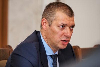 След прегласуване депутатите решиха Антон Славчев да остане на поста