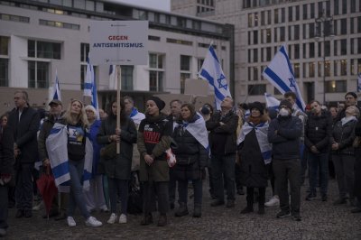 В Германия засилено полицейско присъствие и предупреждения за повишено внимание