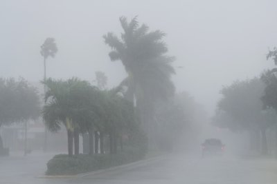 Какво превръща една буря в ураган