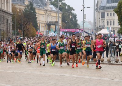 Кениецът Шедрак Кимайо е големият победител в 41 вия Софийски маратон Той