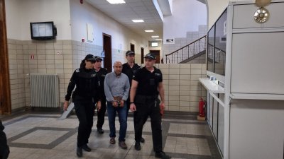 Заподозрян в купуване на гласове общински съветник остава в ареста