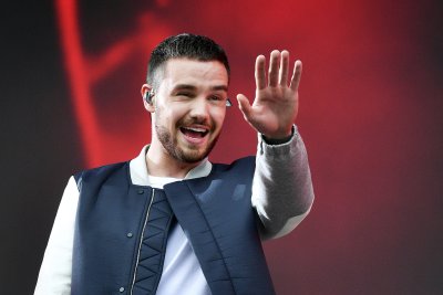 Милиони фенове на "One Direction" потънаха в скръб заради смъртта на Лиъм Пейн