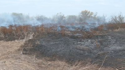 Продължава да тлее пожарът край пловдивското село Катуница