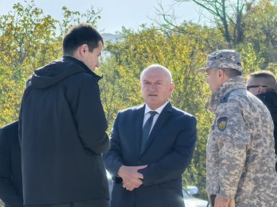 Мога да изразя надежда че политическите сили ще положат всички