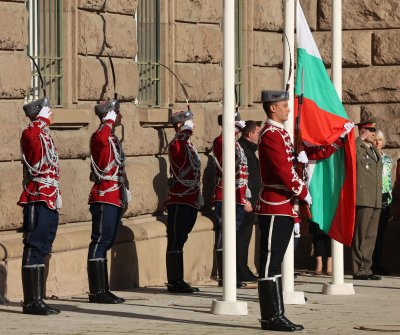 НА ЖИВО: Тържествена церемония в президентството по случай Деня на будителите