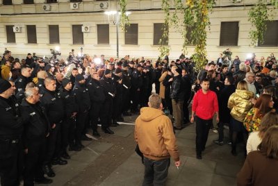 Постановката Оръжията и човекът с режисьор Джон Малкович ще се