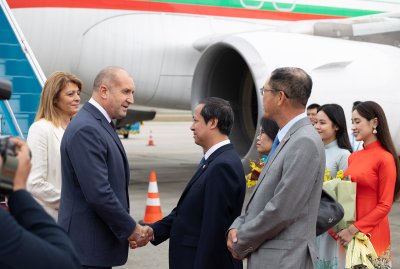 Президентът Румен Радев пристигна във Виетнам (СНИМКИ И ВИДЕО)