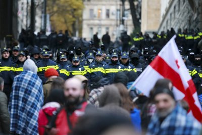 Протести в Тбилиси в деня в който грузинският парламент се