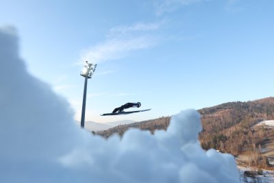 Българският състезател Владимир Зографски преодоля квалификациите и се класира за