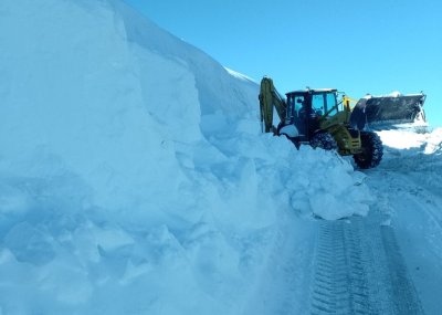 В най високия старопланински проход Троян Кърнаре на места след