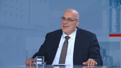 Надяваме се това споразумение да бъде начало на мир и