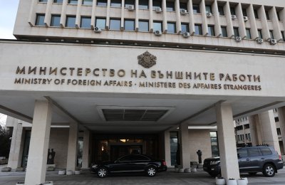 МВнР осъди вандалска проява срещу паметен знак на мястото, където се е издигала синагогата в Кърджали