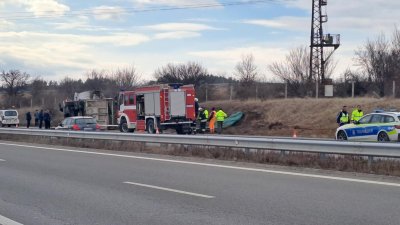 Driver of lorry which overturned on Struma motorway dies
