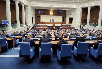 Парламентарният ден днес е изцяло посветен на изслушване на изпълнителната