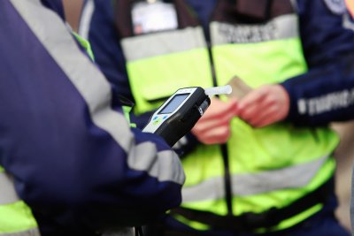 Мъртво пиян посред бял ден, хванаха шофьор с над 3 промила край Монтана