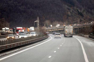 Lorry traffic restrictions through "Topli dol" and "Praveshki Khanove" tunnels at weekends