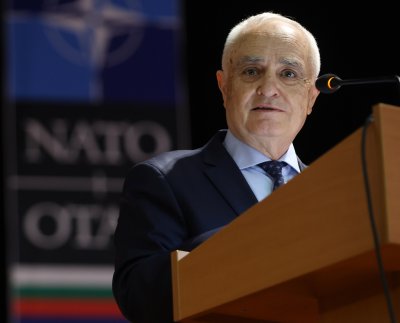 Minister Zapryanov travels to the USA to receive the first Bulgarian F-16 Block 70 fighter aircraft