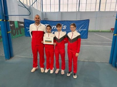 България завърши на пето място на турнира от Европейската зимна купа по тенис за момичета в Чехия