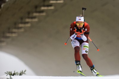 Бендика с впечатляващ триумф в преследването на 10 км на европейското по биатлон