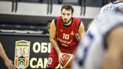 Александър Милов ще продължи кариерата си в БК Левски