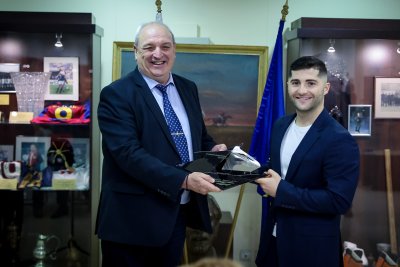 Бюлент Мюмюнов е най-младият носител на наградата "Люпи и Мичмана"