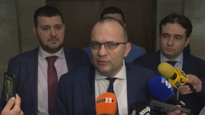 Мартин Димитров: Правителството саботира собствения си план за еврото