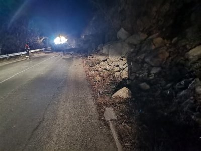 Landslide hinders traffic in the direction of Troyan