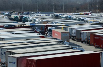 Турски шофьор е с 60% изгаряния след пожар в кабината на камиона му, паркиран на "Капитан Андреево"