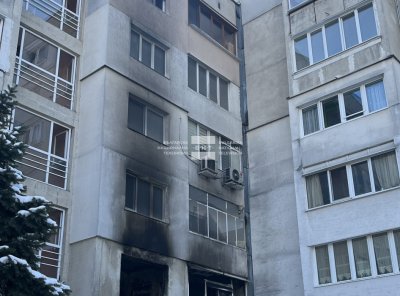 Голям пожар избухна в столичния квартал "Банишора", евакуирани са жителите на високите етажи