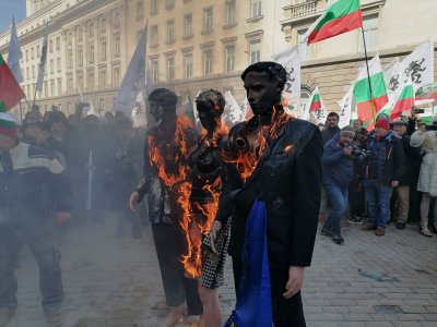 ПП-ДБ осъдиха вандалските прояви по време на протеста на "Възраждане"