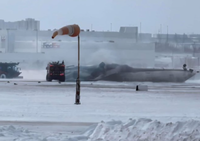 Самолет катастрофира днес на международното летище Пиърсън в Торонто в