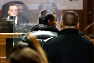 Мярка "подписка" за шестия обвиняем за хулиганството пред сградата на ЕК в София определи съдът