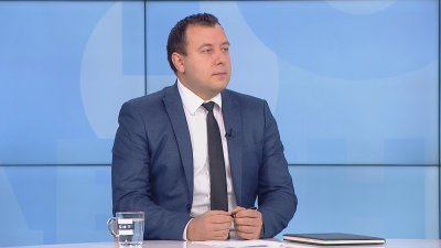 Петър Петров, "Възраждане": Не е имало ексцесии между протестиращи и полицаи, полицаите се самообгазиха