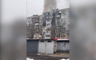 Пожар в жилищен блок в Русе, има евакуирани хора