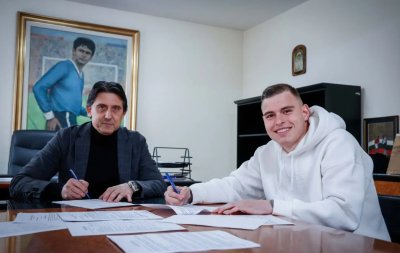 Левски подписа със Светослав Вуцов