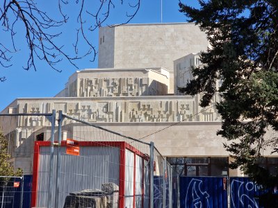 Кой бави ремонта на театър "София" - управляващи и опозиция в общината отново спорят