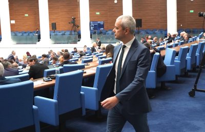 Скандал в парламента, предизвикан от декларация на "Възраждане"