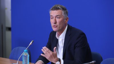 Радослав Златков: Изкараните средства от трансфери на чуждестранни футболисти може да се вложат в академиите