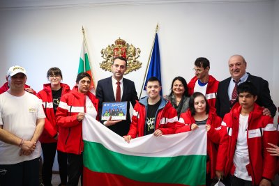 Министър Пешев изпрати 10 български атлети на Световните зимни игри на Спешъл Олимпикс в Торино