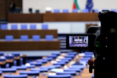 Парламентът се събира на извънредно заседание днес Очаква се депутатите
